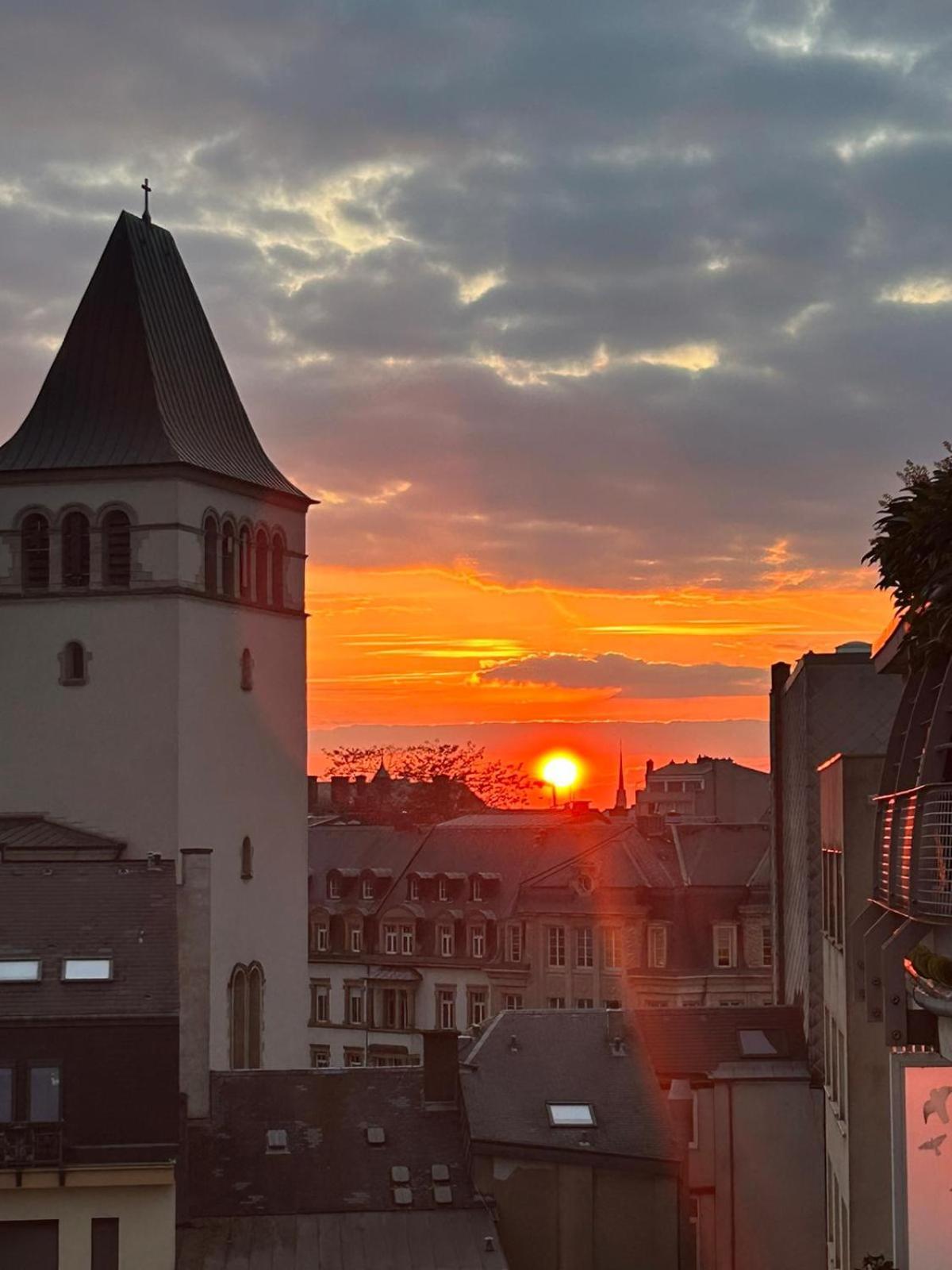 Luxury Penthouse Apartment With 3 Balconies -2 Bedrooms & Petrus View Luxembourg Exterior photo